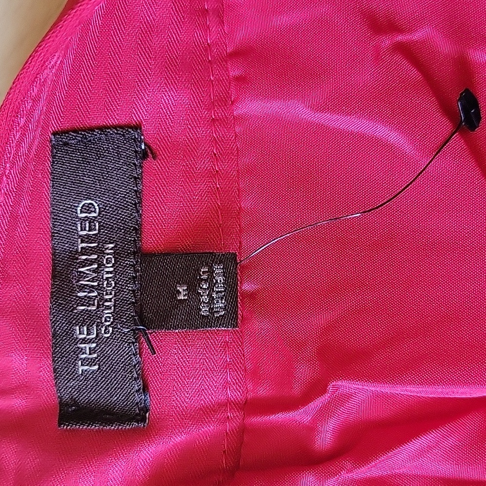 The Limited red skirt,  size m. Excellent condition - Picture 2 of 4